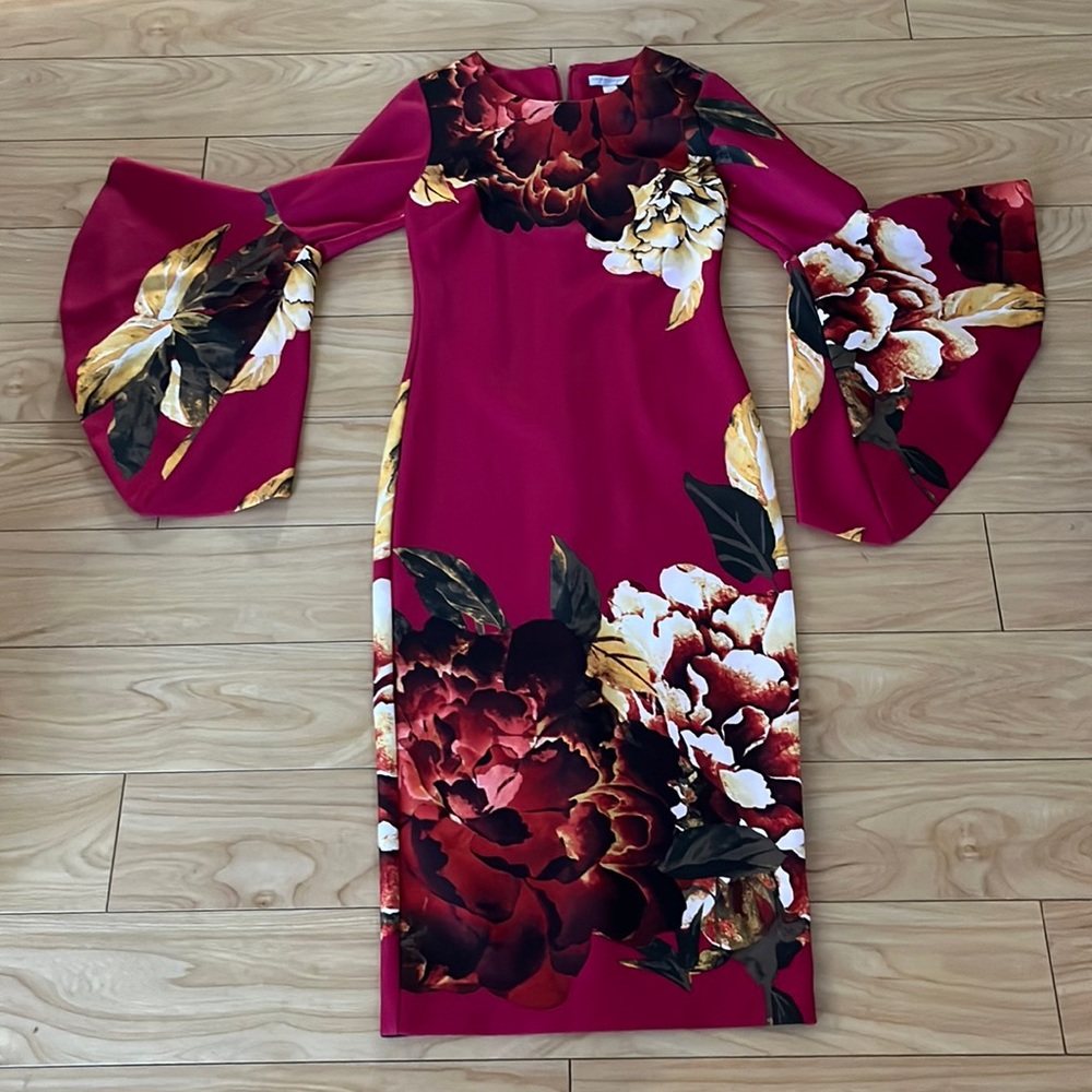 Gorgeous Wing Sleeve Floral Dress! Size XS